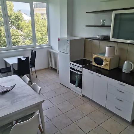 Calla 4 - Main Square, In The Shopping Center - Parking Slot With Securiti And Video *