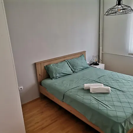 Calla 4 - Main Square, In The Shopping Center - Parking Slot With Securiti And Video