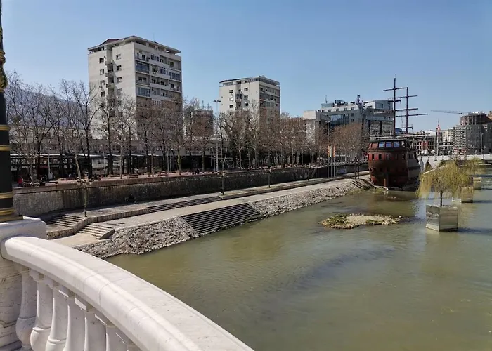 Apartman Calla 4 - Main Square, In The Shopping Center - Parking Slot With Securiti And Video Szkopje