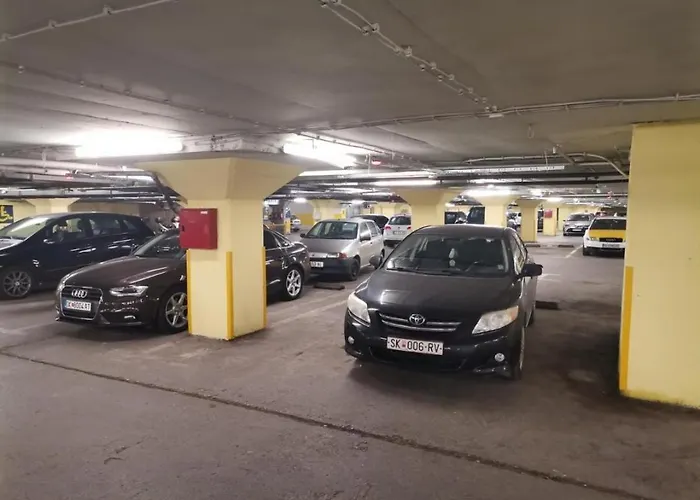 Calla 4 - Main Square, In The Shopping Center - Parking Slot With Securiti And Video * Szkopje