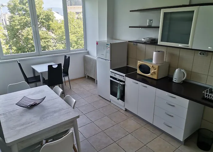 Calla 4 - Main Square, In The Shopping Center - Parking Slot With Securiti And Video *