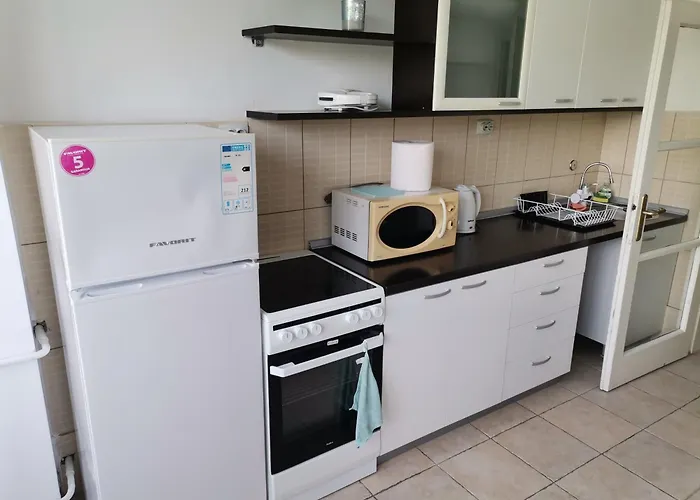 Apartman Calla 4 - Main Square, In The Shopping Center - Parking Slot With Securiti And Video Szkopje