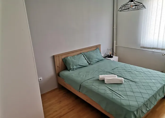 Calla 4 - Main Square, In The Shopping Center - Parking Slot With Securiti And Video