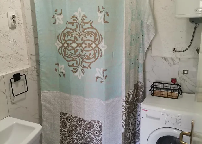 Calla 4 - Main Square, In The Shopping Center - Parking Slot With Securiti And Video Skopje