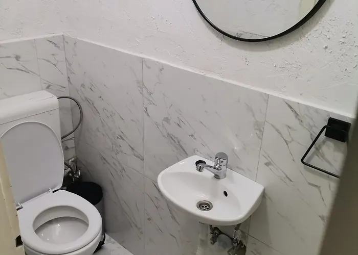 Calla 4 - Main Square, In The Shopping Center - Parking Slot With Securiti And Video Szkopje