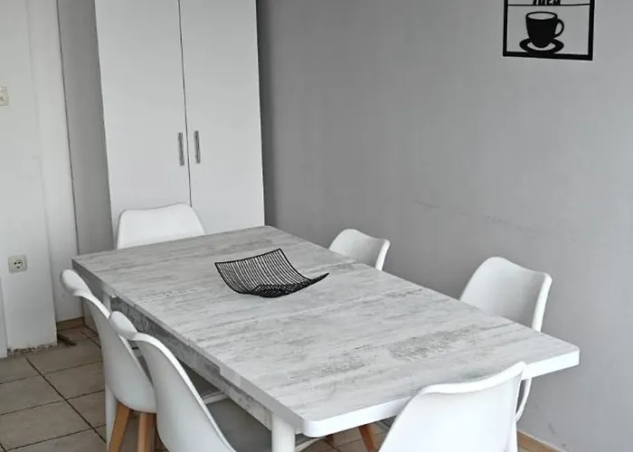 Apartman Calla 4 - Main Square, In The Shopping Center - Parking Slot With Securiti And Video Szkopje